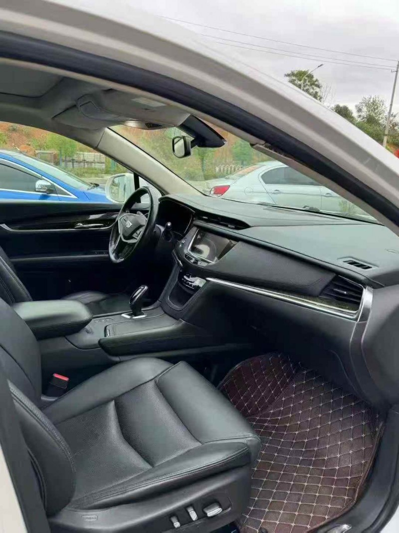 常德16年凯迪拉克XT54