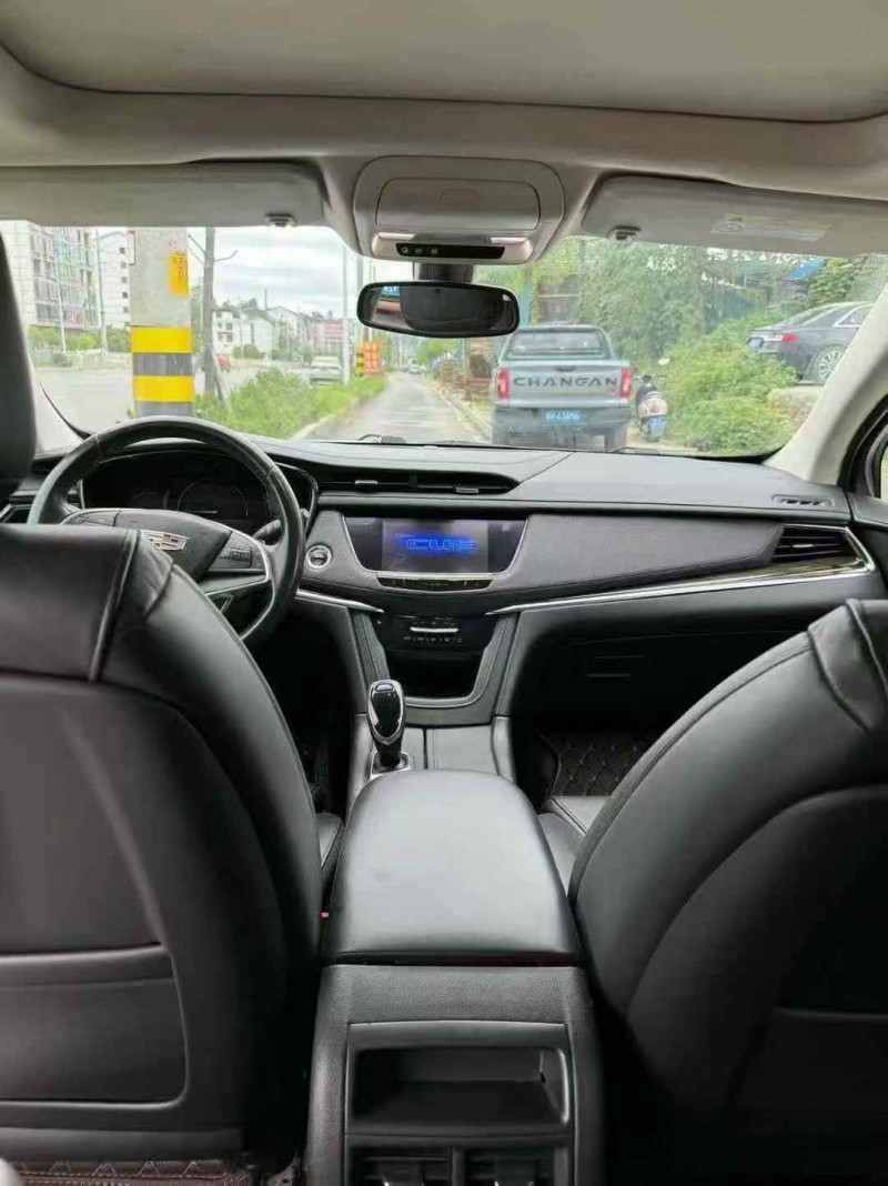 常德16年凯迪拉克XT55