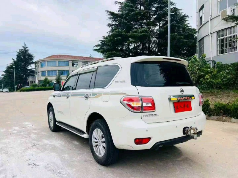 东营19年日产途乐5