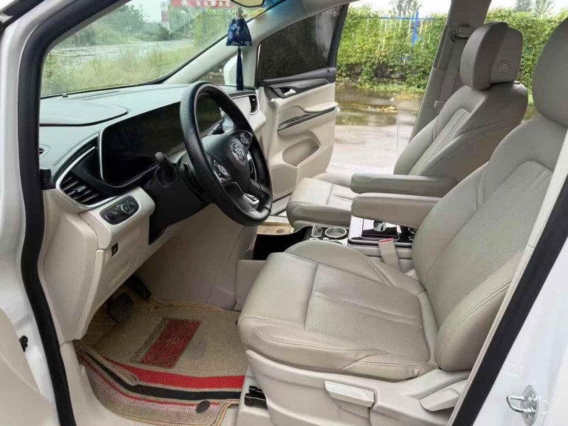 徐州21年别克GL84