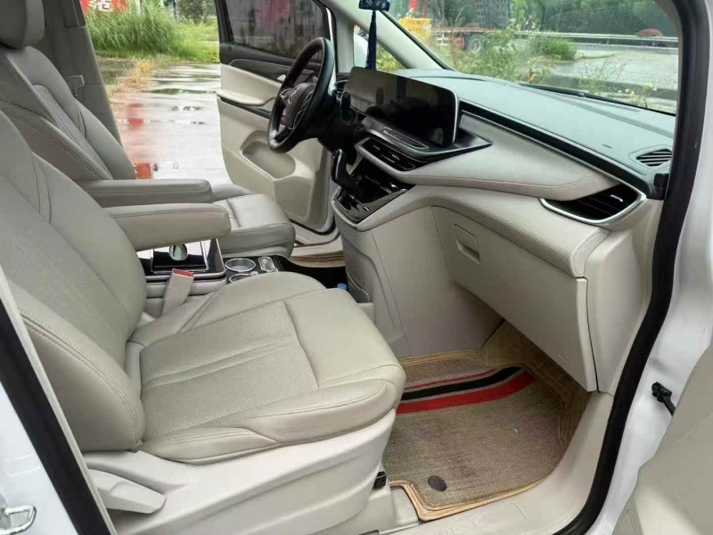 徐州21年别克GL86