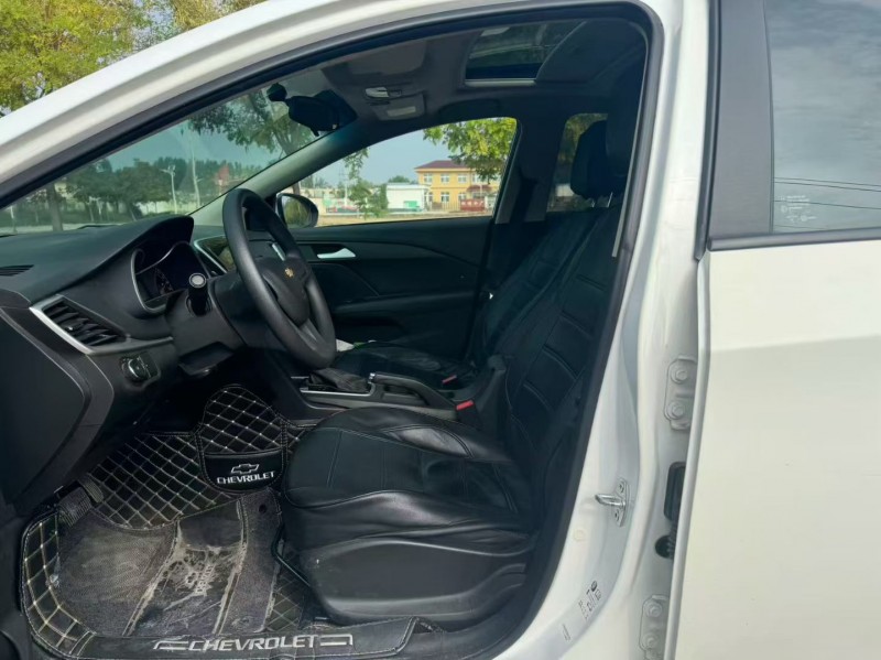 新乡19年雪佛兰科沃兹6