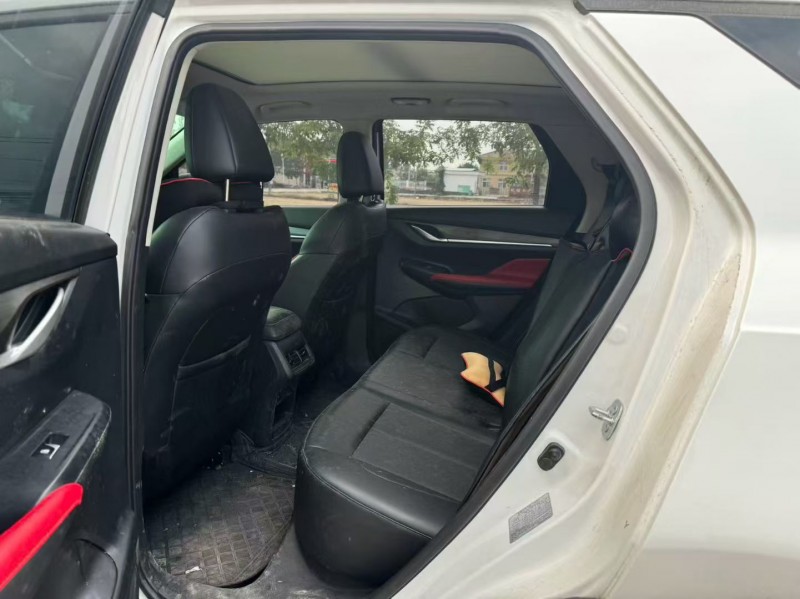 新乡20年长安汽车CS555