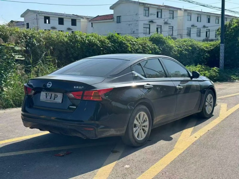 新乡20年日产天籁8