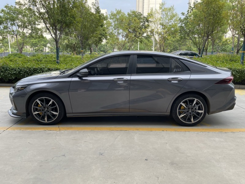 济宁24年传祺影豹8