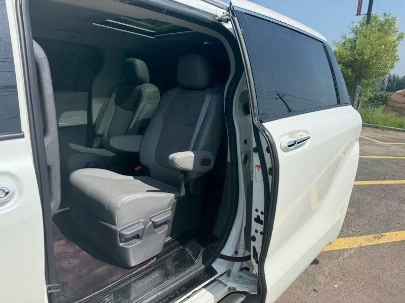 新乡24年丰田格瑞维亚5