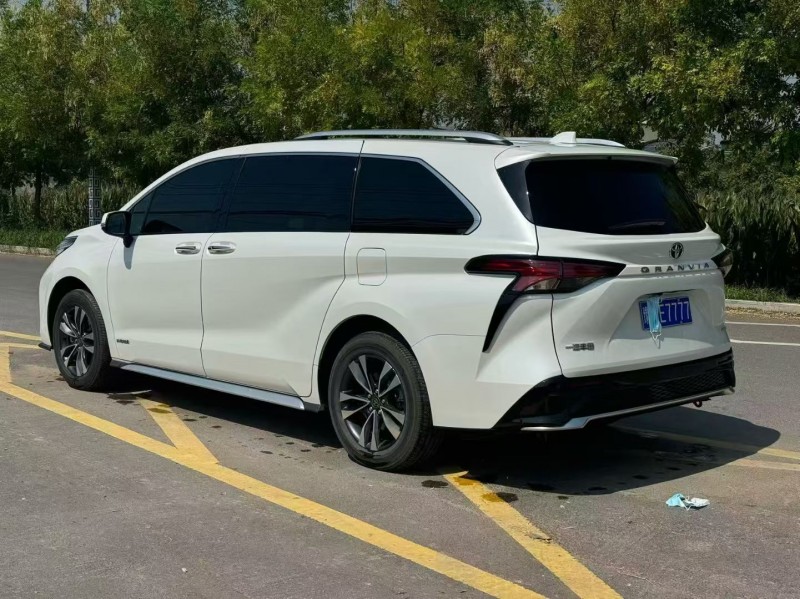 新乡24年丰田格瑞维亚8