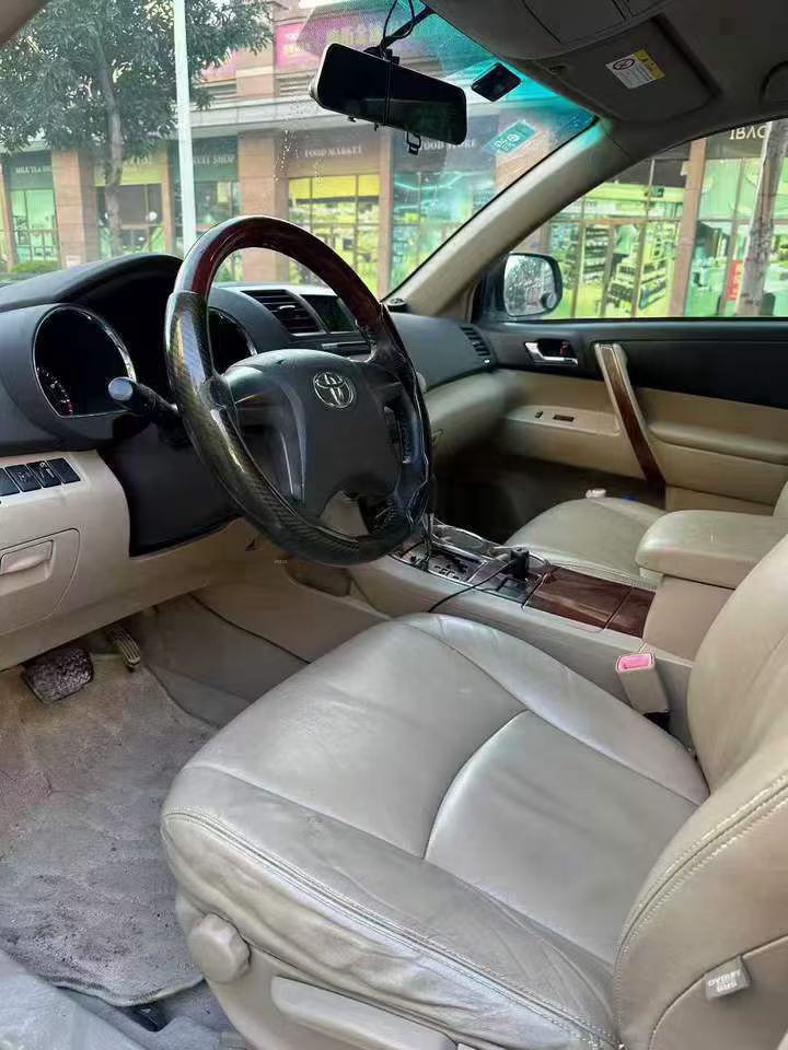 东莞14年丰田汉兰达4