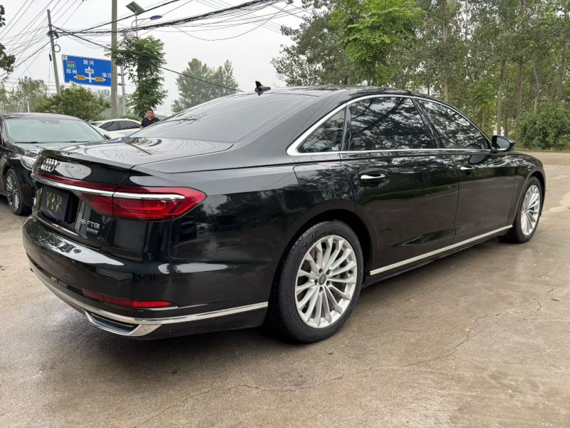 徐州18年奥迪A8L8