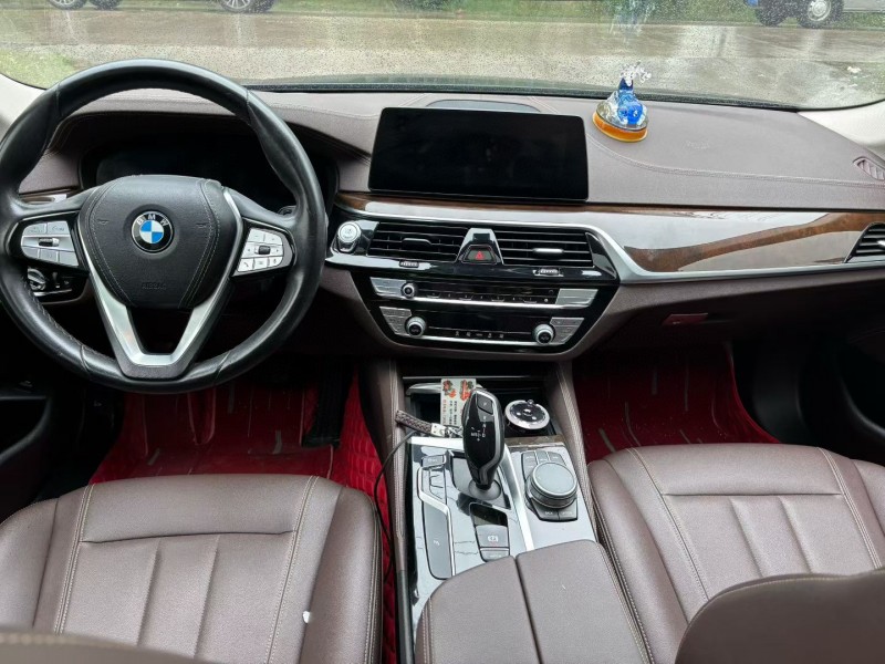 徐州19年宝马5系3