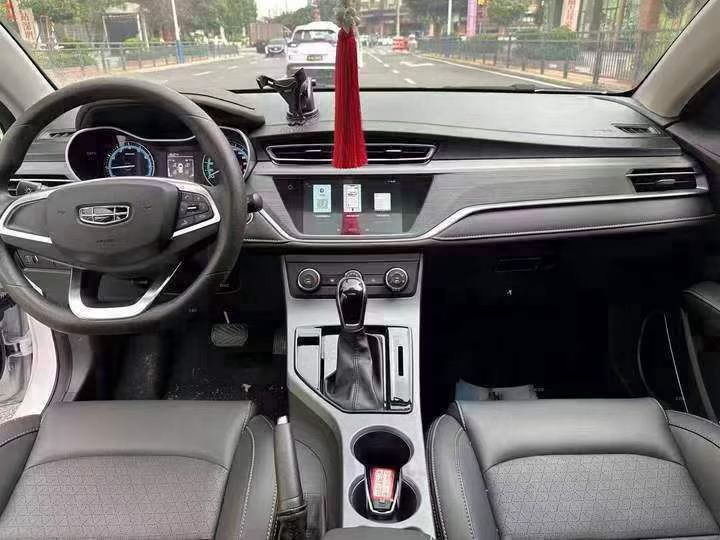 东莞22年吉利帝豪5