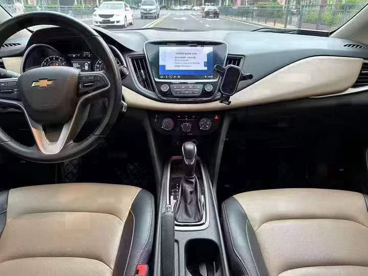 东莞20年雪佛兰科鲁泽5