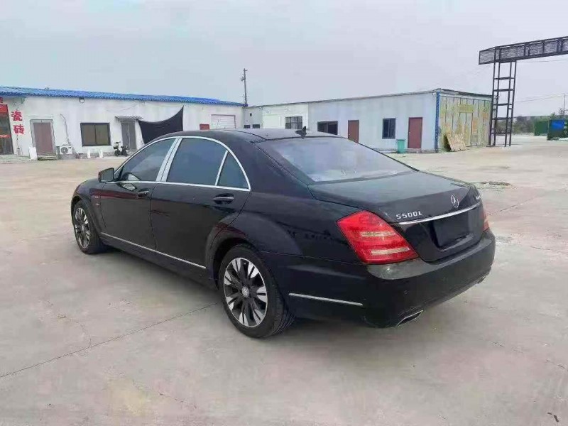 东营11年奔驰S7