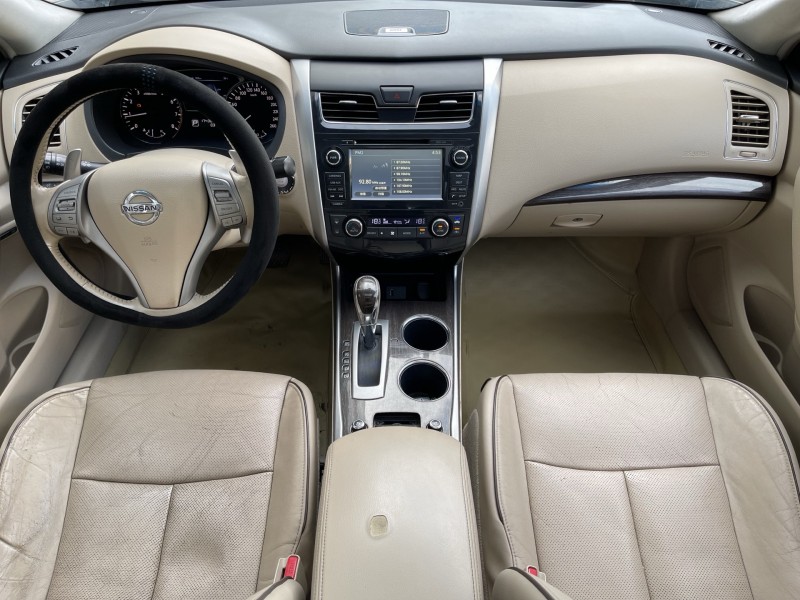 济宁14年日产天籁4