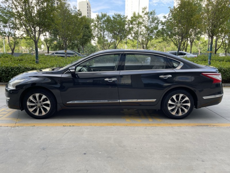 济宁14年日产天籁8