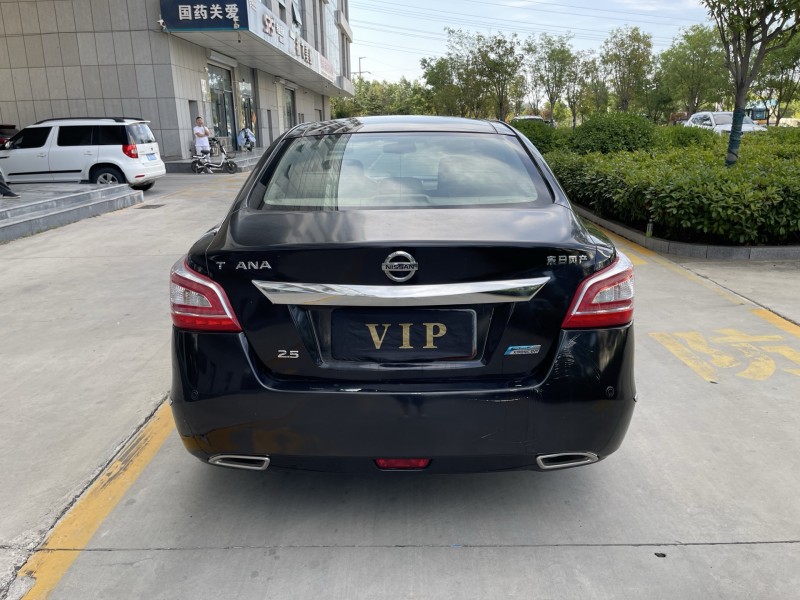 济宁14年日产天籁9