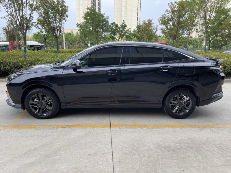 济宁25年东风奕炫8