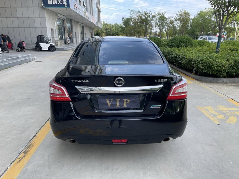 济宁14年日产天籁9