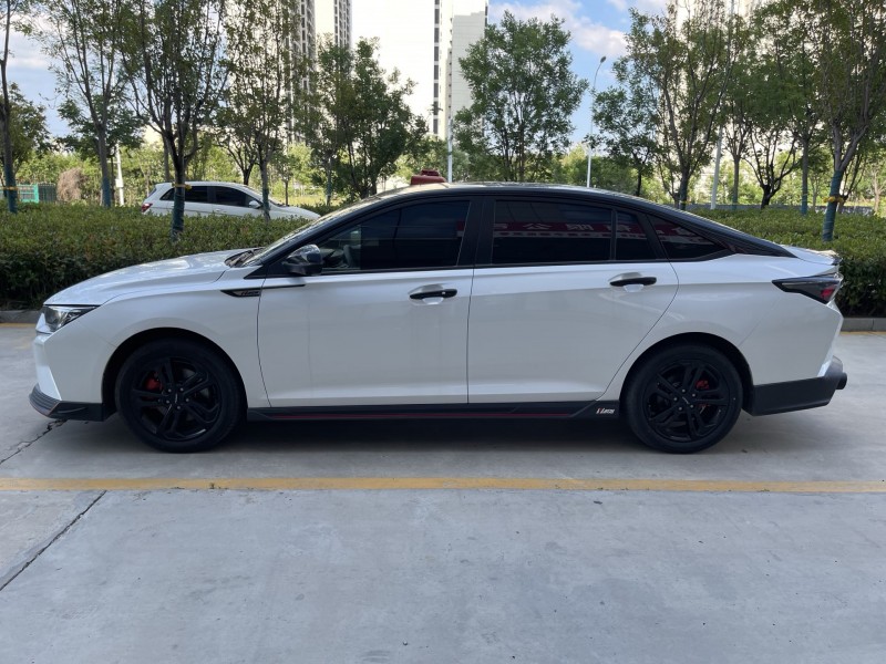 济宁24年东风奕炫8