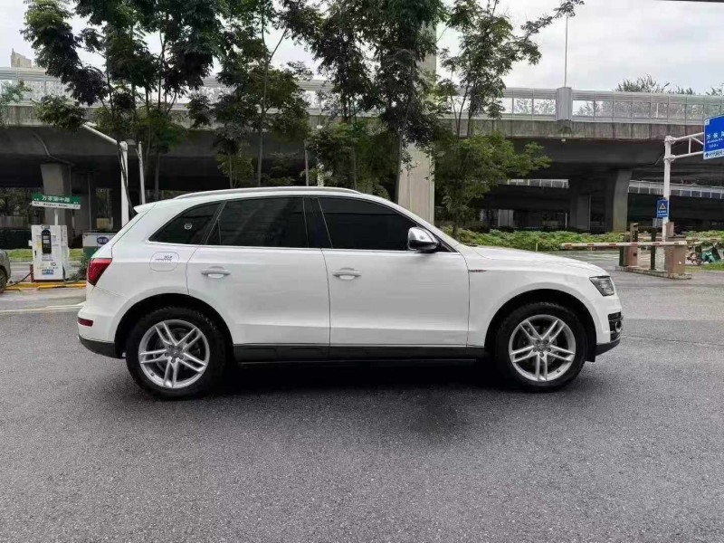 长沙17年奥迪Q54