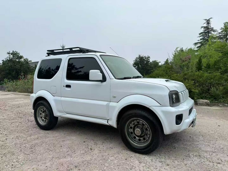 青岛16年铃木吉姆尼4