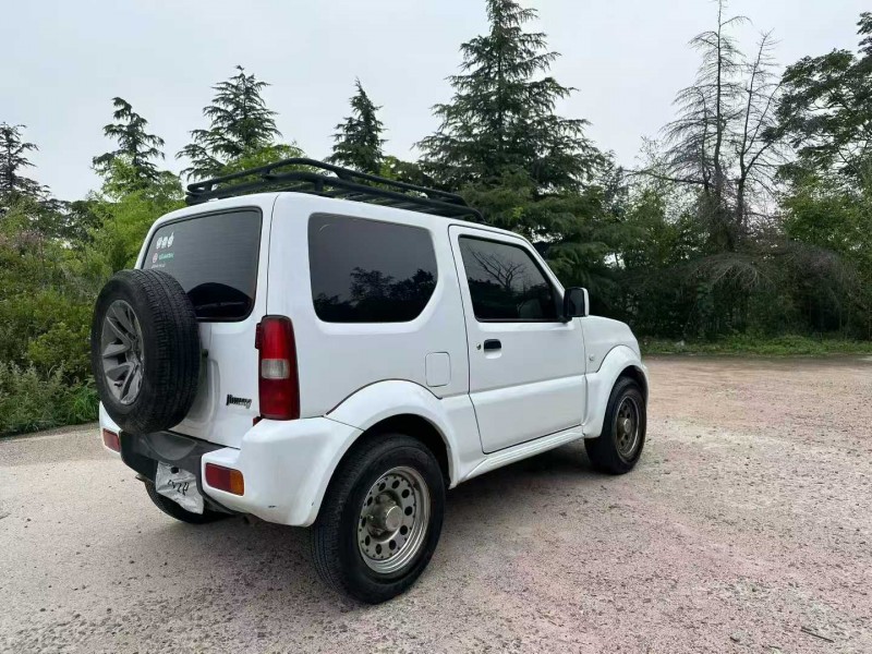 青岛16年铃木吉姆尼7