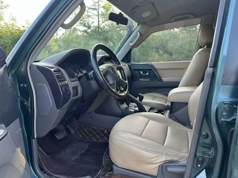 青岛07年三菱帕杰罗5