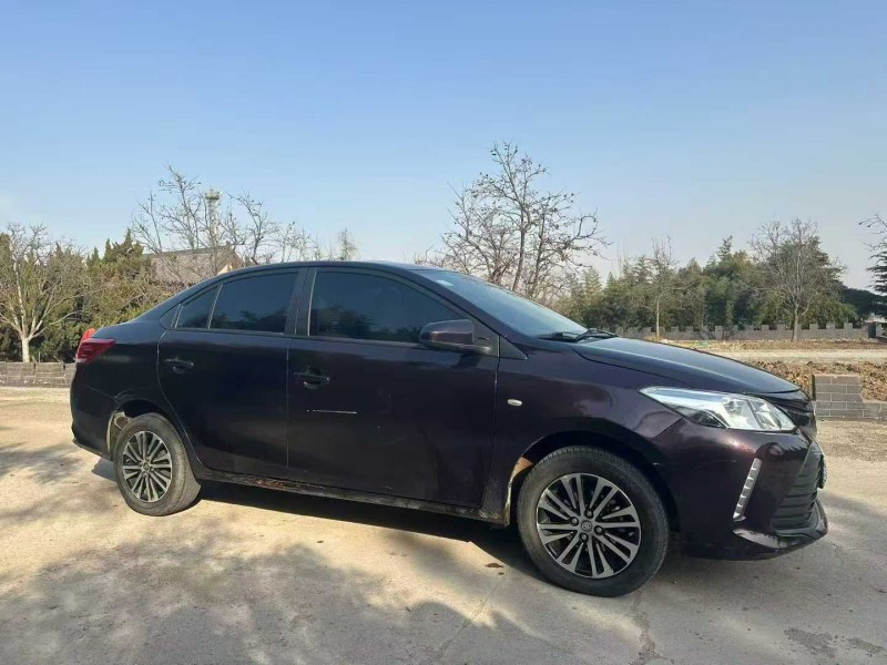 青岛17年丰田威驰2