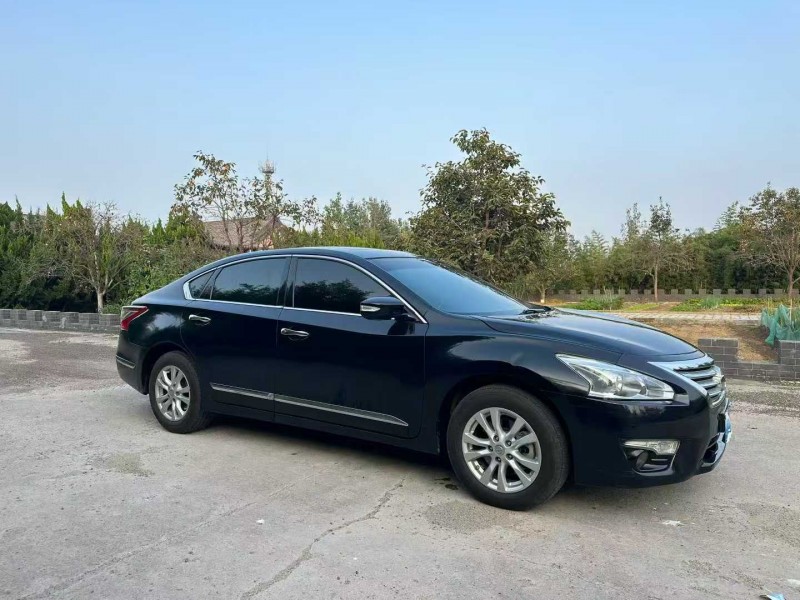 青岛14年日产天籁9