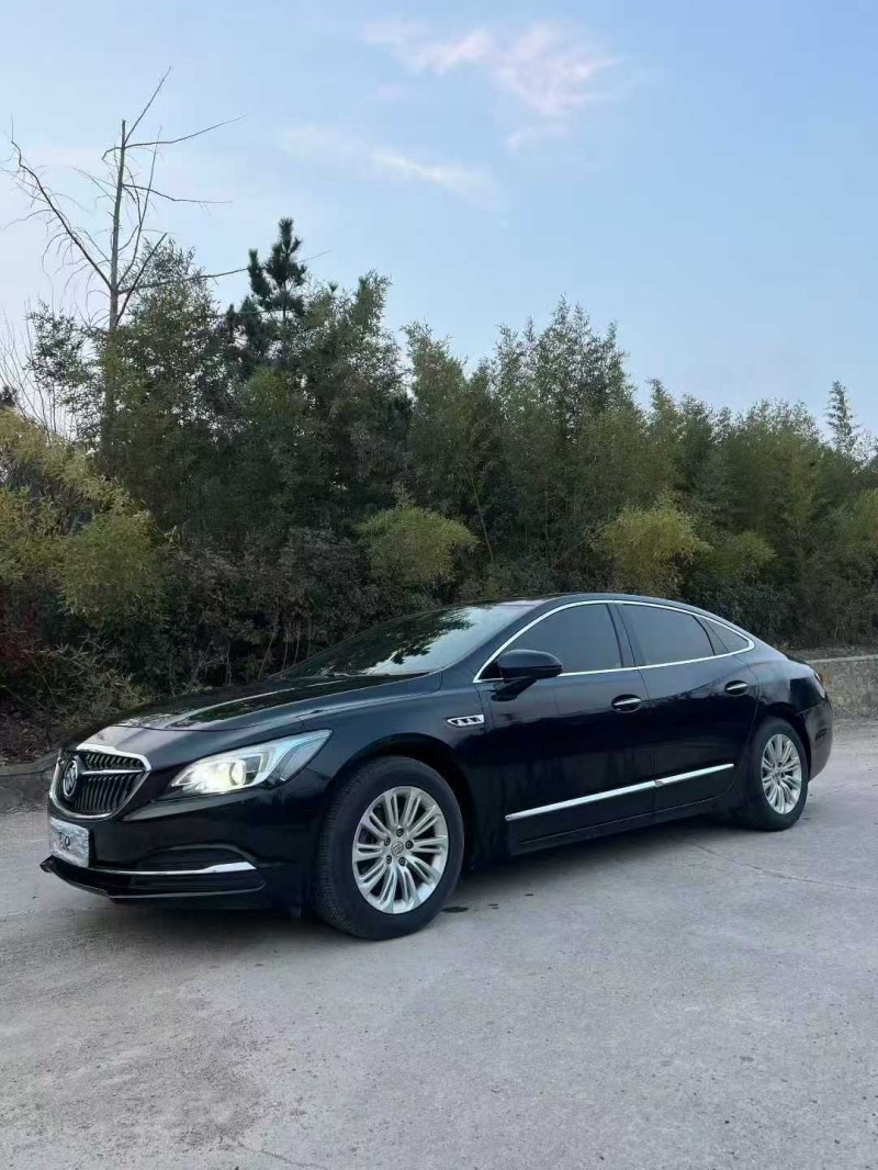 青岛17年别克君越3