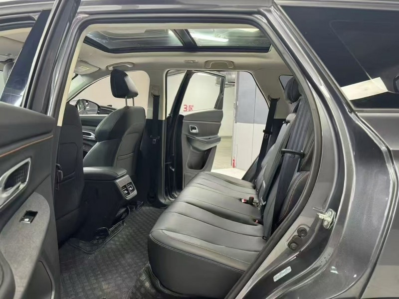 成都23年长安汽车欧尚9