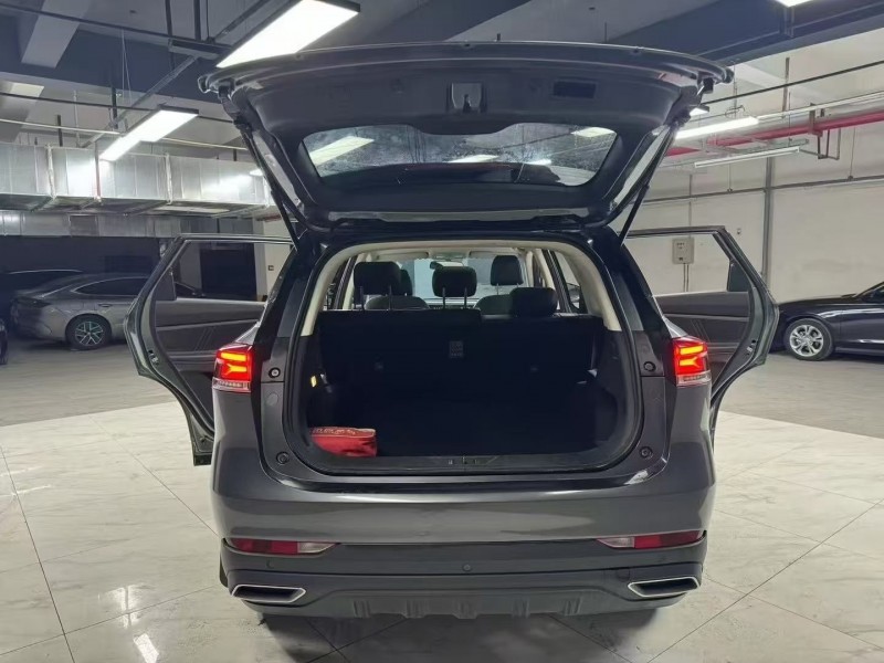 成都23年长安汽车欧尚10