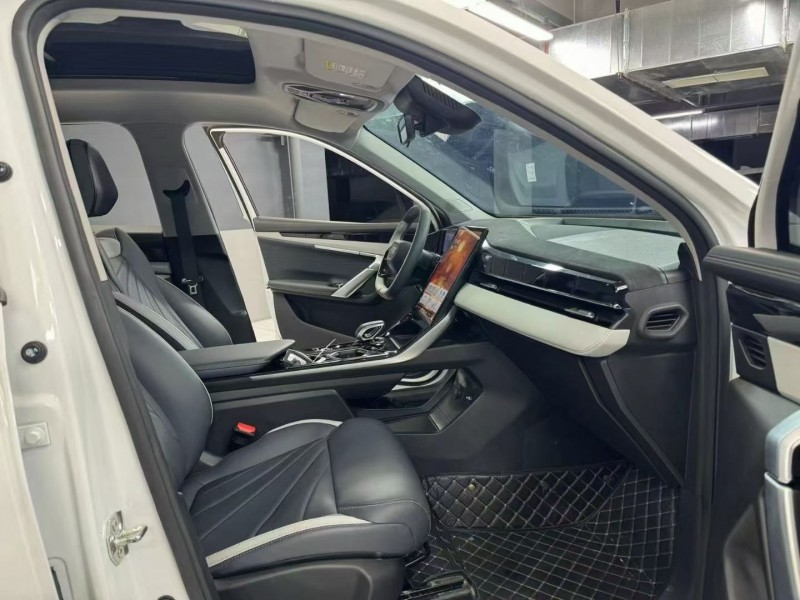 成都23年吉利博越6