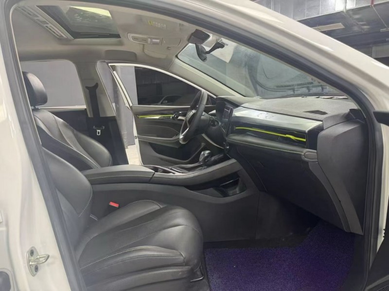 成都23年荣威i54