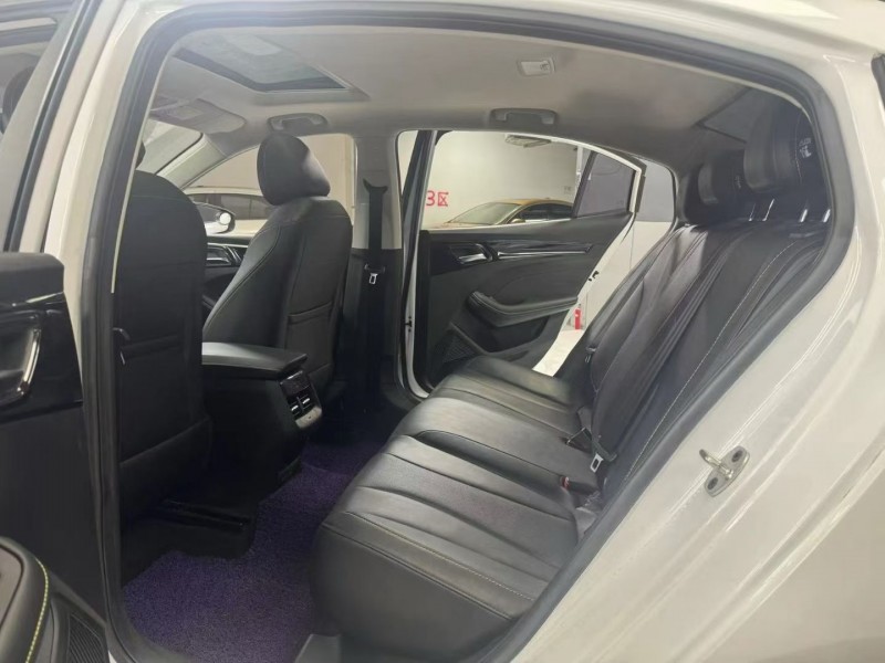 成都23年荣威i510