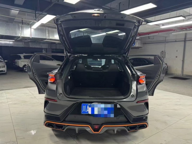 成都23年长安汽车UNI9