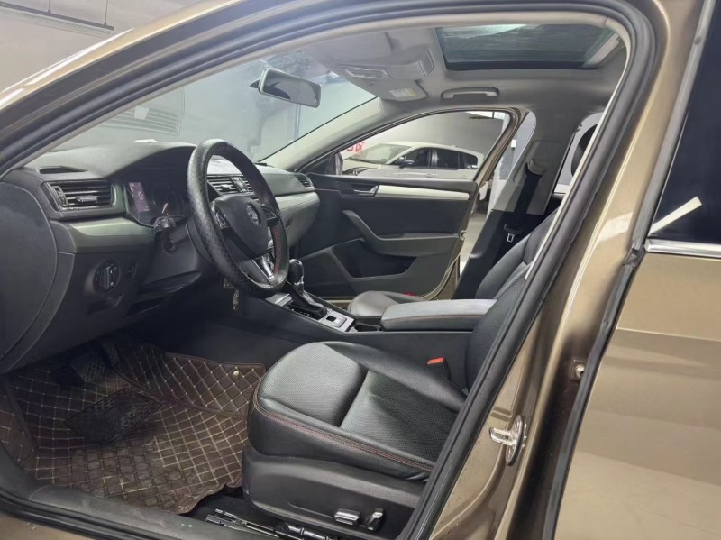 成都17年斯柯达速派4