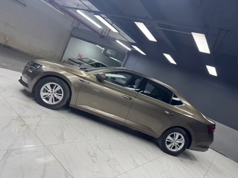 成都17年斯柯达速派5