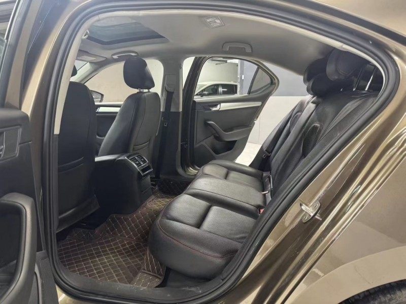 成都17年斯柯达速派9