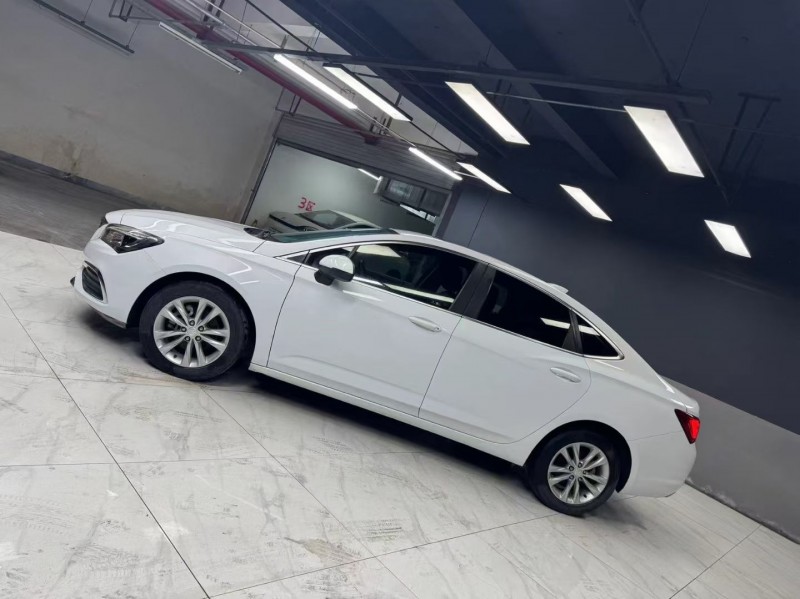 成都18年别克威朗3