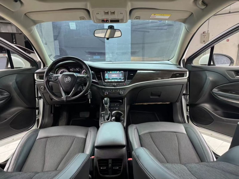 成都18年别克威朗9