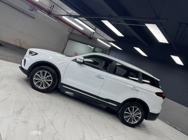 成都20年吉利博越4