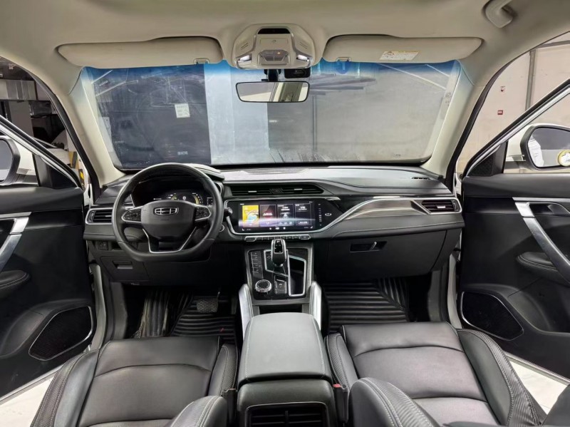 成都20年吉利博越5