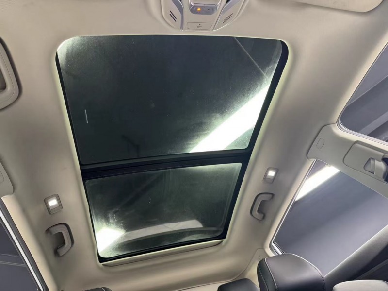 成都20年吉利博越7