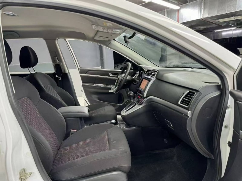 成都18年哈弗M67