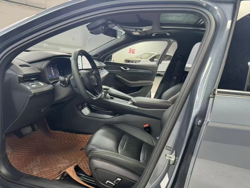 成都24年吉利星瑞3