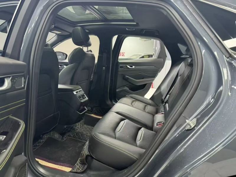 成都24年吉利星瑞7