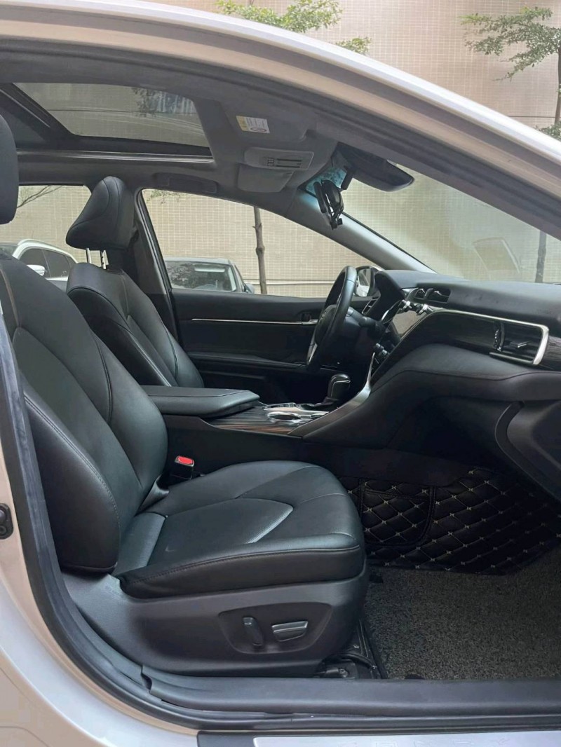 佛山21年丰田凯美瑞7