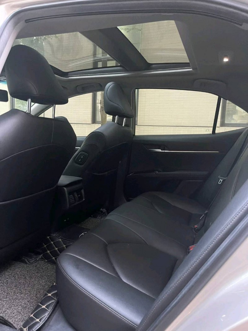 佛山21年丰田凯美瑞9