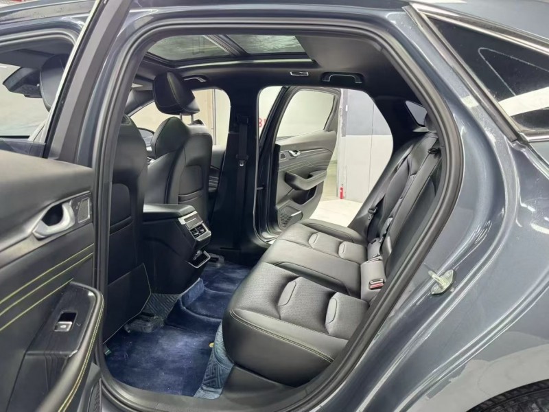 成都24年吉利星瑞5